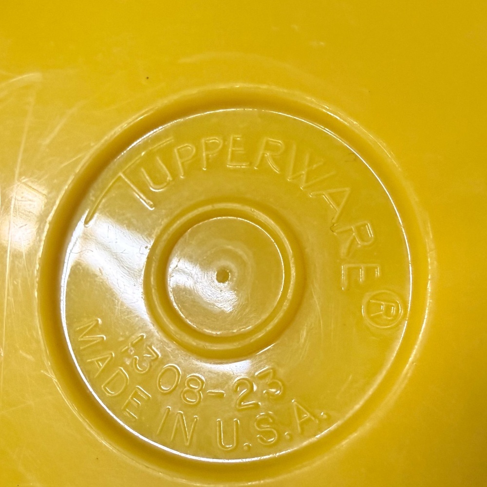 TUPPERWARE Miscellaneous Set - Picture 11 of 16